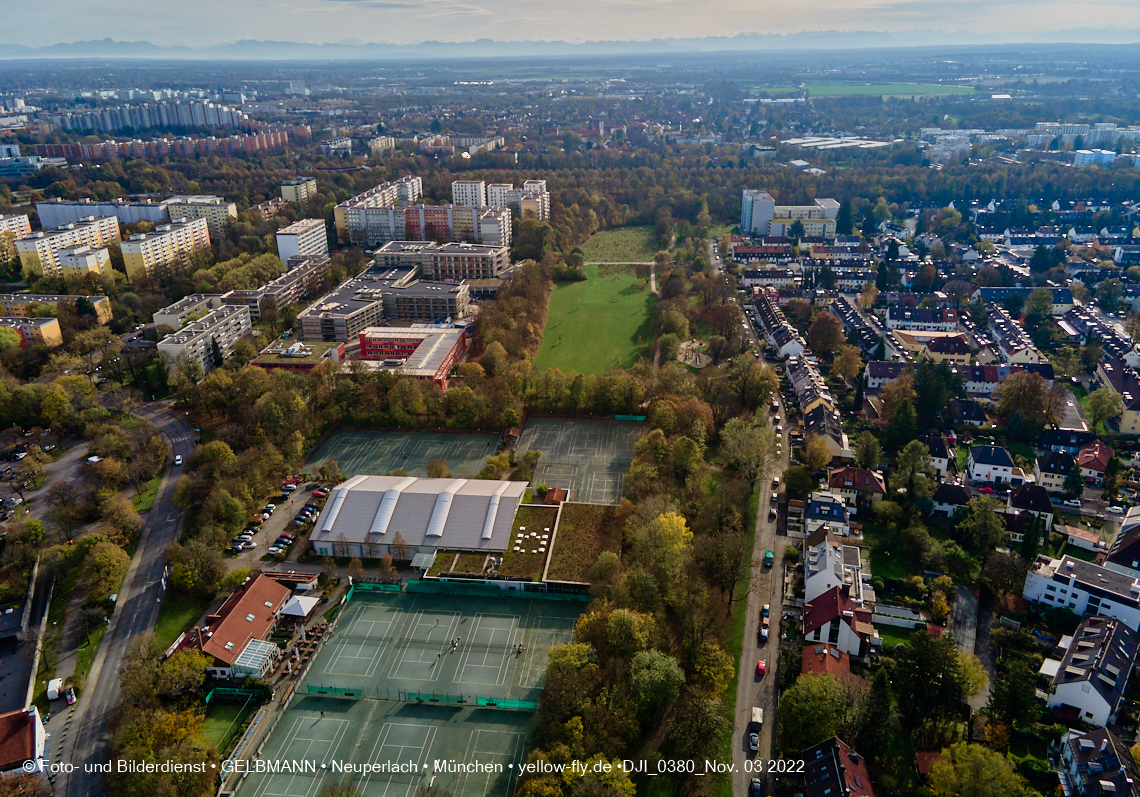 03.11.2022 -  Ostparksee mit Umgebung in Neuperlach
